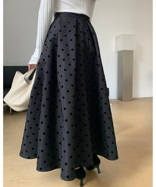 BIRTHDAY BASH（バースデイバッシュ）の「DOT VOLUME SKIRT(ドットボリュームタックフレアスカート)（スカート・レディース・ブラック・LARGE/SMALL）」の15枚目の写真