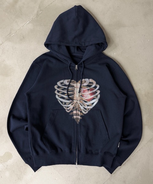 WISH FOR EVER(ウィッシュフォーエバー)の「SPECIAL BORN HEART ZIP HOODIE/スペシャルボーンハートジップフーディ(パーカー・メンズ・ブラック×レッド/グレー/エメラルド/パープル/ブラウン/ネイビー系/ブラック×ブルー/ネイビー系1・SMALL/MEDIUM/LARGE)」の6枚目の写真