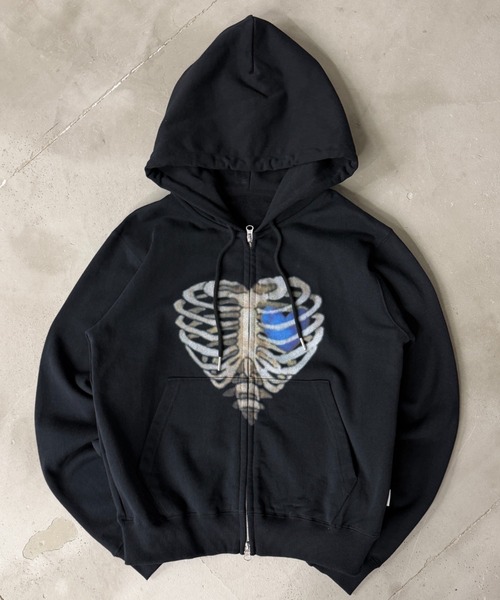 WISH FOR EVER(ウィッシュフォーエバー)の「SPECIAL BORN HEART ZIP HOODIE/スペシャルボーンハートジップフーディ(パーカー・メンズ・ブラック×レッド/グレー/エメラルド/パープル/ブラウン/ネイビー系/ブラック×ブルー/ネイビー系1・SMALL/MEDIUM/LARGE)」の2枚目の写真