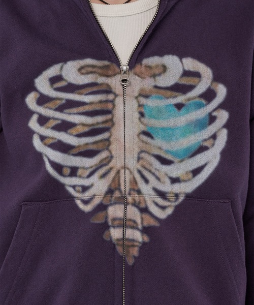 WISH FOR EVER(ウィッシュフォーエバー)の「SPECIAL BORN HEART ZIP HOODIE/スペシャルボーンハートジップフーディ(パーカー・メンズ・ブラック×レッド/グレー/エメラルド/パープル/ブラウン/ネイビー系/ブラック×ブルー/ネイビー系1・SMALL/MEDIUM/LARGE)」の16枚目の写真