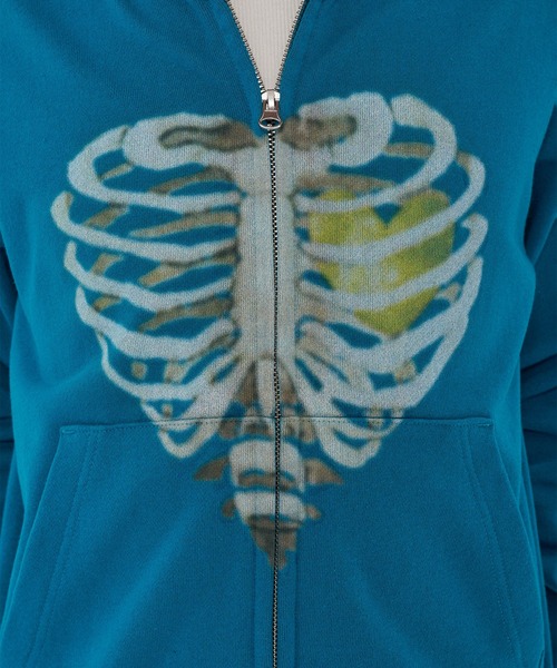 WISH FOR EVER(ウィッシュフォーエバー)の「SPECIAL BORN HEART ZIP HOODIE/スペシャルボーンハートジップフーディ(パーカー・メンズ・ブラック×レッド/グレー/エメラルド/パープル/ブラウン/ネイビー系/ブラック×ブルー/ネイビー系1・SMALL/MEDIUM/LARGE)」の13枚目の写真