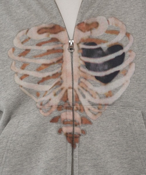 WISH FOR EVER(ウィッシュフォーエバー)の「SPECIAL BORN HEART ZIP HOODIE/スペシャルボーンハートジップフーディ(パーカー・メンズ・ブラック×レッド/グレー/エメラルド/パープル/ブラウン/ネイビー系/ブラック×ブルー/ネイビー系1・SMALL/MEDIUM/LARGE)」の11枚目の写真