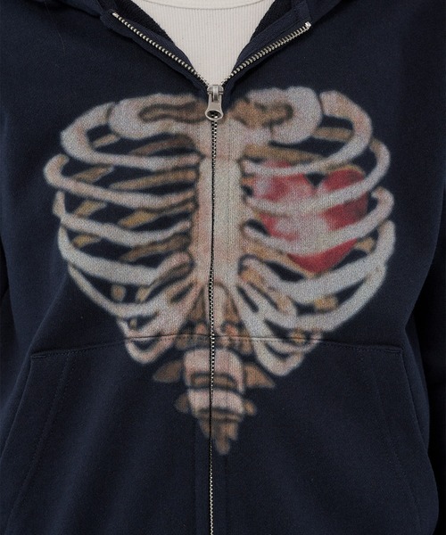 WISH FOR EVER(ウィッシュフォーエバー)の「SPECIAL BORN HEART ZIP HOODIE/スペシャルボーンハートジップフーディ(パーカー・メンズ・ブラック×レッド/グレー/エメラルド/パープル/ブラウン/ネイビー系/ブラック×ブルー/ネイビー系1・SMALL/MEDIUM/LARGE)」の14枚目の写真