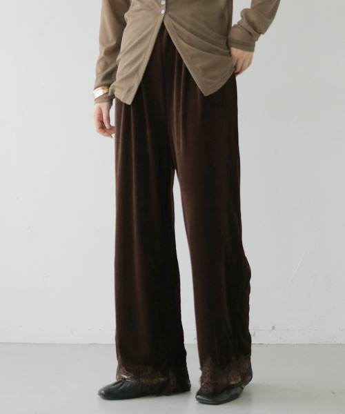 cheriella(シェリエラ)の「【cheriella】ベロアレースパンツ VELOUR LACE PANTS(その他パンツ・レディース・ブラウン/ブラック・FREE)」の1枚目の写真