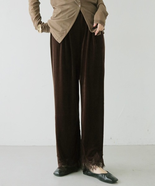 cheriella(シェリエラ)の「【cheriella】ベロアレースパンツ VELOUR LACE PANTS(その他パンツ・レディース・ブラウン/ブラック・FREE)」の3枚目の写真
