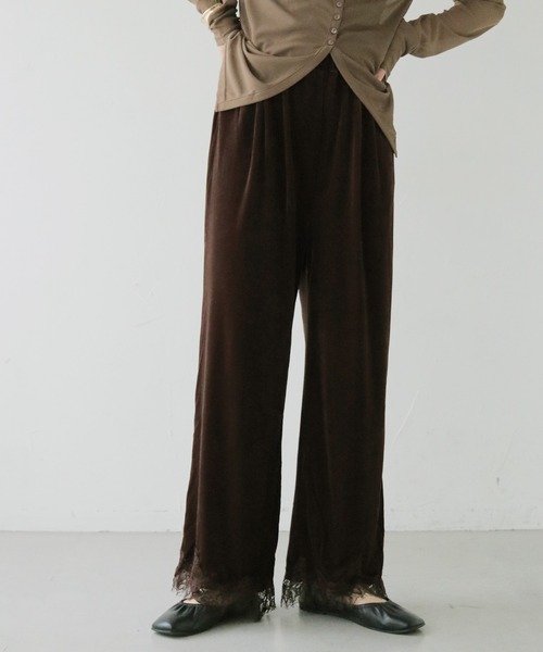cheriella(シェリエラ)の「【cheriella】ベロアレースパンツ VELOUR LACE PANTS(その他パンツ・レディース・ブラウン/ブラック・FREE)」の4枚目の写真