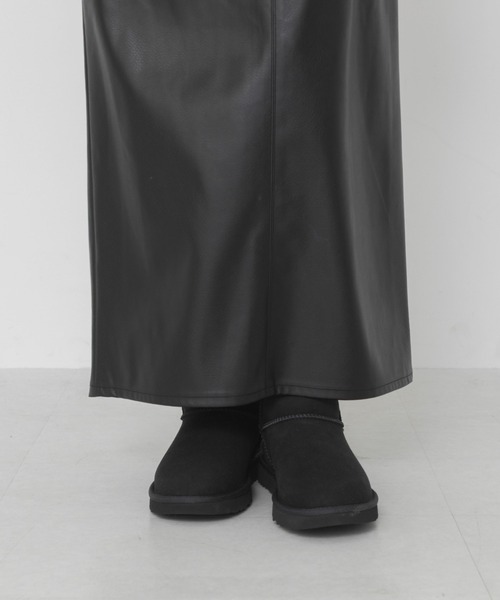UGG(アグ)の「『WEB限定』UGG CLASSIC ULTRA MINI(ブーツ・レディース・キャメル/ブラック・6/7/8)」の3枚目の写真