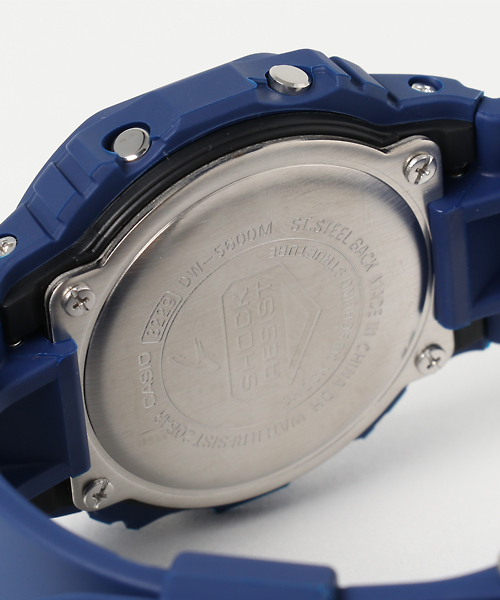 G-SHOCK(ジーショック)の「G-SHOCK / ミリタリーカラー / DW-5600M-2JF / Gショック(アナログ腕時計・メンズ・ネイビー・FREE)」の4枚目の写真