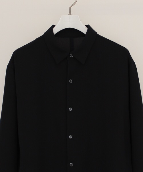 NUMBER (N)INE(ナンバーナイン)の「【NUMBER (N)INE】≪STUDIOUS限定≫別注ウールライクリラクションストレッチシャツ(シャツ/ブラウス・メンズ・ネイビー/ワインレッド/ダークオレンジ・1/2/3)」の4枚目の写真