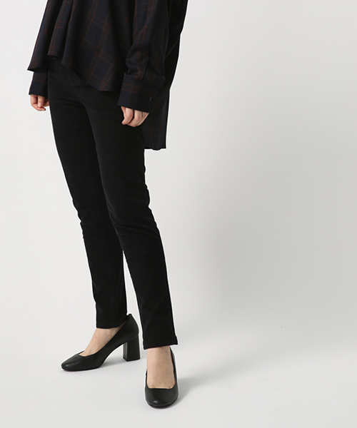 AZUL by moussy（アズールバイマウジー）の「ROYOスキニーパンツ（その他パンツ・レディース・ネイビー/ブラック/ボルドー・LARGE/MEDIUM/SMALL/X-SMALL）」の2枚目の写真