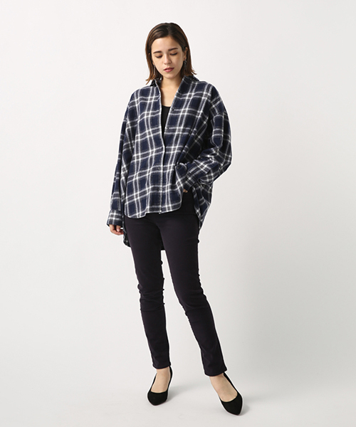 AZUL by moussy（アズールバイマウジー）の「ROYOスキニーパンツ（その他パンツ・レディース・ネイビー/ブラック/ボルドー・LARGE/MEDIUM/SMALL/X-SMALL）」の21枚目の写真