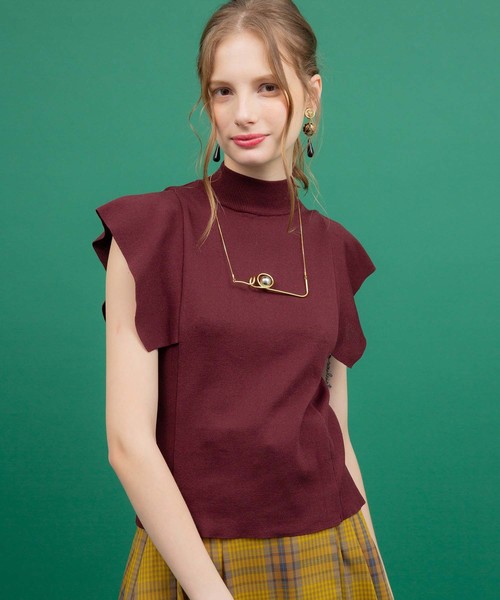 UNITED TOKYO(ユナイテッドトウキョウ)の「フレアスリーブボトルネックニット(ニット/セーター・レディース・ブラウン/ブラック/ベージュ/レッド/バーガンディー・1)」の3枚目の写真