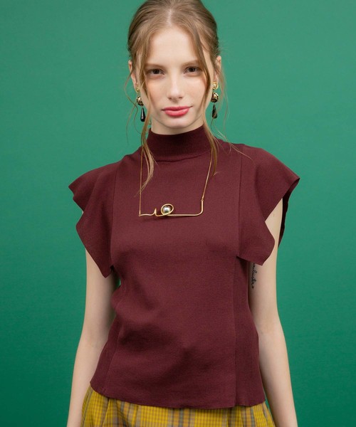 UNITED TOKYO(ユナイテッドトウキョウ)の「フレアスリーブボトルネックニット(ニット/セーター・レディース・ブラウン/ブラック/ベージュ/レッド/バーガンディー・1)」の6枚目の写真