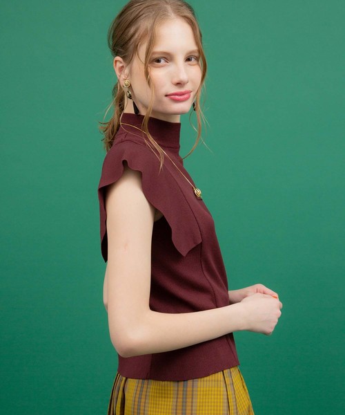 UNITED TOKYO(ユナイテッドトウキョウ)の「フレアスリーブボトルネックニット(ニット/セーター・レディース・ブラウン/ブラック/ベージュ/レッド/バーガンディー・1)」の10枚目の写真