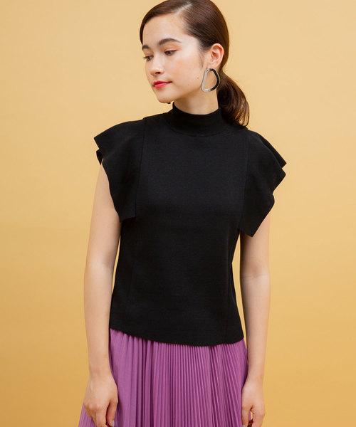 UNITED TOKYO(ユナイテッドトウキョウ)の「フレアスリーブボトルネックニット(ニット/セーター・レディース・ブラウン/ブラック/ベージュ/レッド/バーガンディー・1)」の12枚目の写真