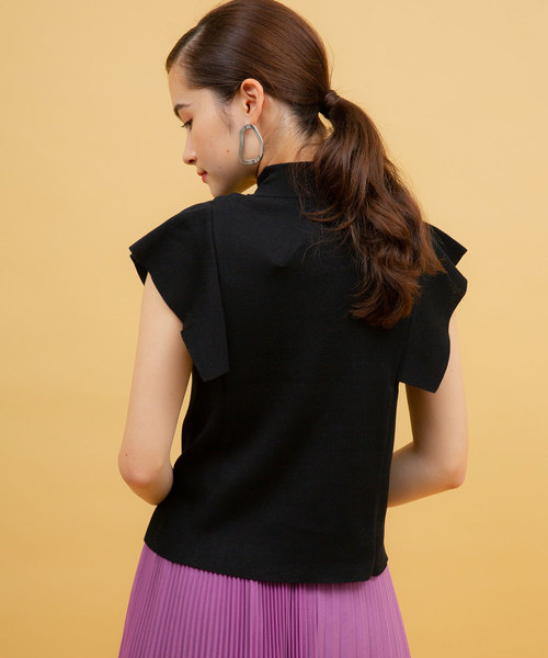 UNITED TOKYO(ユナイテッドトウキョウ)の「フレアスリーブボトルネックニット(ニット/セーター・レディース・ブラウン/ブラック/ベージュ/レッド/バーガンディー・1)」の15枚目の写真