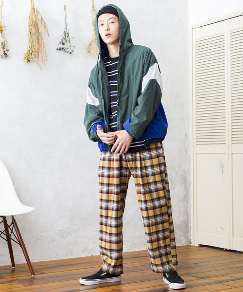 WEGO(ウィゴー)の「WEGO/フーデッドナイロンブルゾン(ナイロンジャケット・メンズ・ネイビー/ダークグリーン/ブラック・MEDIUM/LARGE)」の9枚目の写真