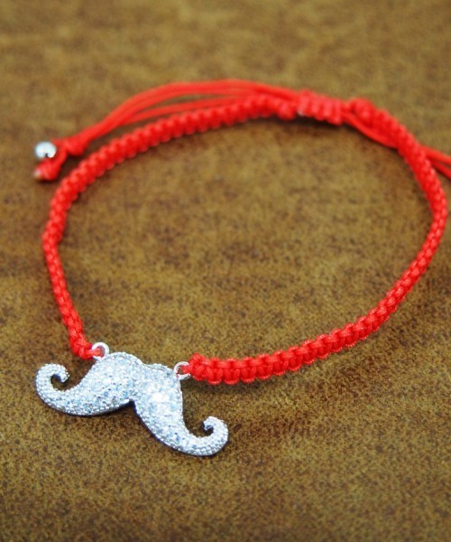 RANDOM(ランダム)の「【 RANDOM / ランダム 】 MUSTACHE CUBIC ZIRCONIA CORD BRACELET / キュービック ジルコニア ブレスレット(ブレスレット・メンズ・ネイビー/レッド/グレー/ブラック/ゴールド・FREE)」の4枚目の写真