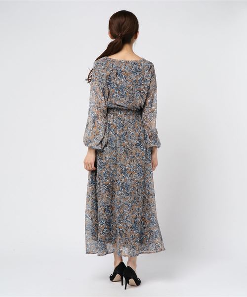 ENVYM（アンビー）の「フラワーペイズリースリットロングＯＰ（ワンピース・レディース・ブラック/ベージュ・FREE）」の4枚目の写真