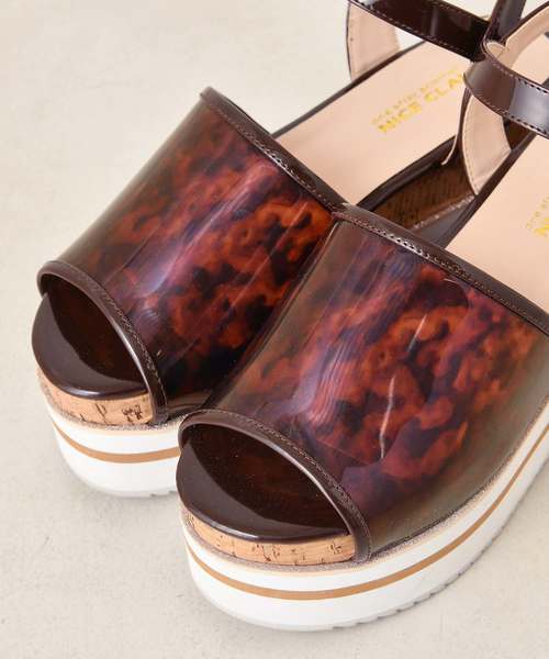 one after another NICE CLAUP（ワンアフターアナザーナイスクラップ）の「ライン入り厚底サンダル（サンダル・レディース・ブラウン/クリア・SMALL/MEDIUM/LARGE）」の3枚目の写真