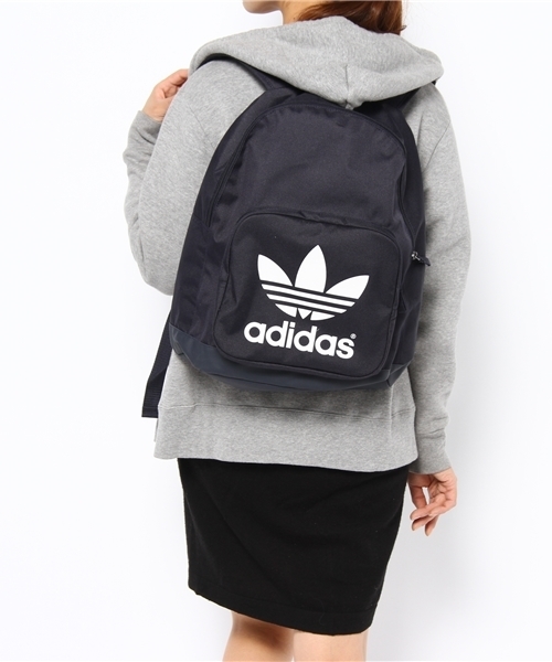 adidas Originals(アディダスオリジナルス)の「アディダス オリジナルス 三つ葉 レトロ リュック adidas Originals AC BACK PACK CLASSIC Navy(バックパック/リュック・レディース・ネイビー・ONE SIZE)」の4枚目の写真