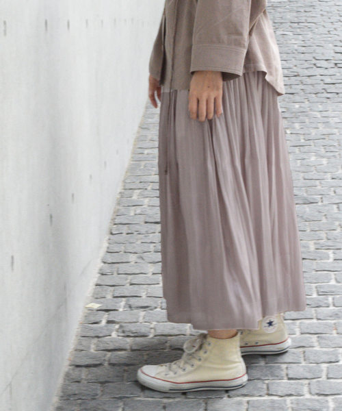w closet(ダブルクローゼット)の「シャイニーサテン×チュールリバーシブルスカート(スカート・レディース・スモークグレー/ベージュ/ブラウン系その他・FREE)」の15枚目の写真