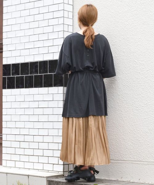 w closet(ダブルクローゼット)の「シャイニーサテン×チュールリバーシブルスカート(スカート・レディース・スモークグレー/ベージュ/ブラウン系その他・FREE)」の13枚目の写真