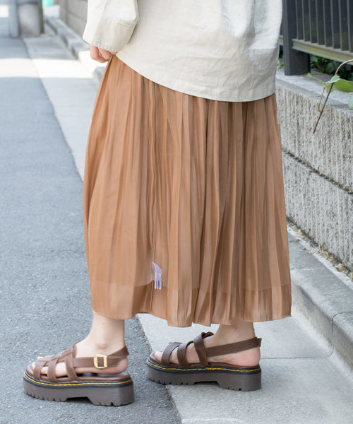 w closet(ダブルクローゼット)の「シャイニーサテン×チュールリバーシブルスカート(スカート・レディース・スモークグレー/ベージュ/ブラウン系その他・FREE)」の10枚目の写真