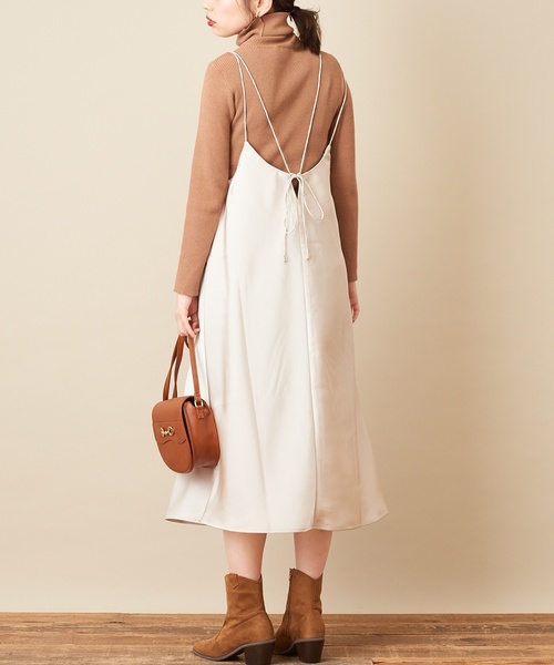 natural couture(ナチュラルクチュール)の「サテン2WAYキャミワンピース(ワンピース・レディース・ブラウン/ピンク/アイボリー/キャメル・FREE)」の2枚目の写真