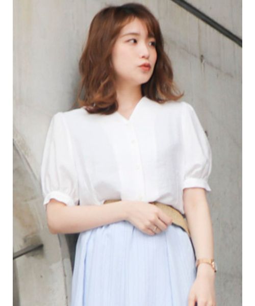 dazzlin（ダズリン）の「Ｖネックパフスリーブシアーブラウス（シャツ/ブラウス・レディース・オフホワイト/ベージュ/ピンク/ブルー・FREE）」の2枚目の写真