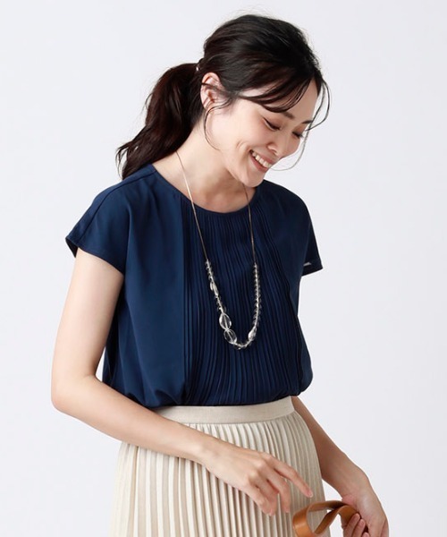 NEWYORKER(ニューヨーカー)の「シフォン タックデザイン半袖カットソー(Tシャツ/カットソー・レディース・ホワイト/ネイビー・M/L)」の2枚目の写真