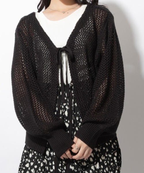Mysa&Liina(ミーサリーナ)の「前後2WAYリボン透かし柄ニットカーディガン(カーディガン/ボレロ・レディース・モカ/ブラウン/ブラック・M)」の5枚目の写真