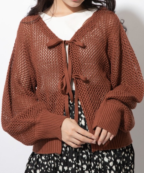 Mysa&Liina(ミーサリーナ)の「前後2WAYリボン透かし柄ニットカーディガン(カーディガン/ボレロ・レディース・モカ/ブラウン/ブラック・M)」の11枚目の写真