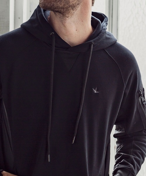 1piu1uguale3 RELAX（ウノピュウノウグァーレトレリラックス）の「1PIU1UGUALE3 RELAX(ウノピゥウノウグァーレトレ)裏毛切り替えプルオーバーパーカー（パーカー・メンズ・ブラック/グレー・S/L/M/XL/XXL）」の11枚目の写真