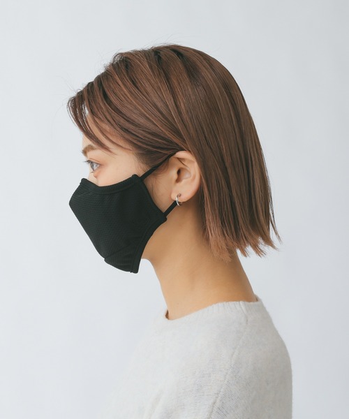 NEW ERA（ニューエラ）の「NEW ERA WAIPER別注 ロゴエンブロイダリー マスク（マスク・メンズ・ブラック/ゴールド・FREE）」の3枚目の写真