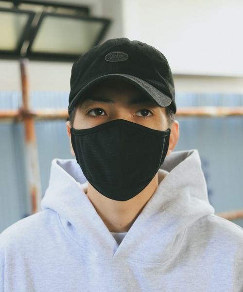 NEW ERA（ニューエラ）の「NEW ERA WAIPER別注 ロゴエンブロイダリー マスク（マスク・メンズ・ブラック/ゴールド・FREE）」の7枚目の写真