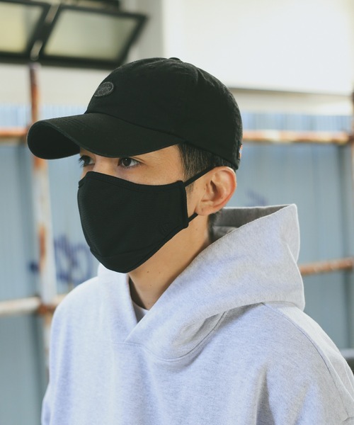 NEW ERA（ニューエラ）の「NEW ERA WAIPER別注 ロゴエンブロイダリー マスク（マスク・メンズ・ブラック/ゴールド・FREE）」の9枚目の写真
