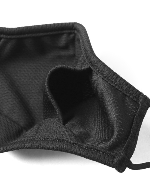 NEW ERA（ニューエラ）の「NEW ERA WAIPER別注 ロゴエンブロイダリー マスク（マスク・メンズ・ブラック/ゴールド・FREE）」の4枚目の写真