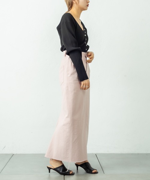 mystic(ミスティック)の「バックフレアタイトスカート(スカート・レディース・ピンク/オフホワイト/ブラック・1/2)」の4枚目の写真