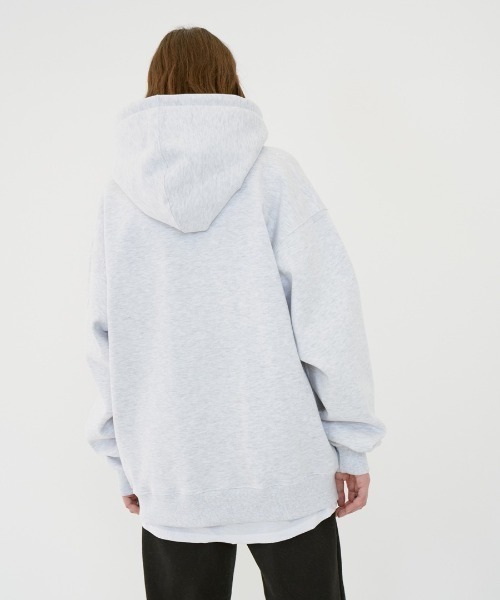ONA（オーエヌエー）の「『ONA/オーエヌエー』2ND ONA BIG LOGO NAPPING OVER HOODIE/ビッグロゴ ナッピング オーバーフーディー（パーカー・メンズ・ライトグレー/ブラック/グレー・FREE）」の7枚目の写真