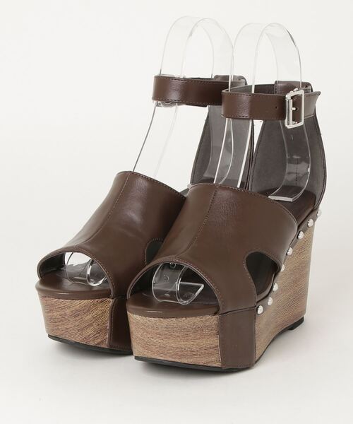 chumchum（チャムチャム）の「サイドオープンスタッズサンダル（サンダル・レディース・ブラック/ダークブラウン・LL/S/M/L）」の2枚目の写真