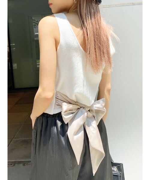 GYDA(ジェイダ)の「バックリボンニット TOPS(タンクトップ・レディース・ブラック/オフホワイト/マスタード・FREE)」の20枚目の写真