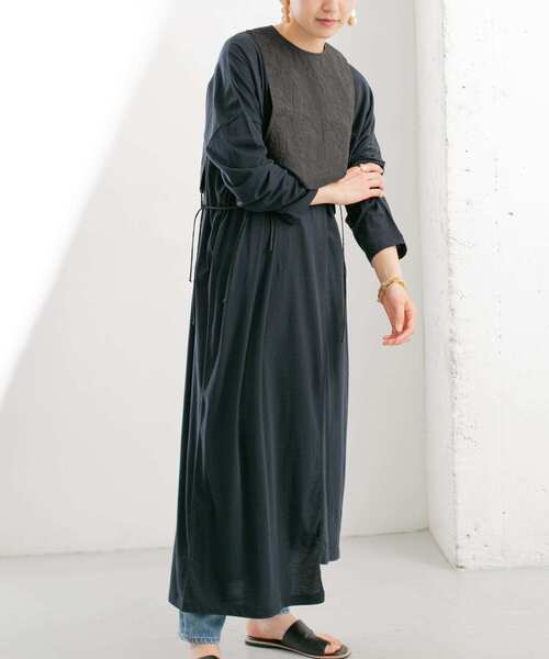 KBF(ケイビーエフ)の「2WAYロングカットワンピース(ワンピース・レディース・ブラック/オフホワイト/ベージュ・ONE)」の2枚目の写真