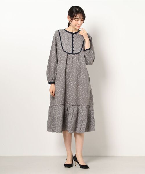 Samansa Mos2（サマンサ モスモス）の「花柄プリントパイピングワンピース（ワンピース・レディース・ミント/グレー/ベージュ・ﾌﾘ-）」の6枚目の写真