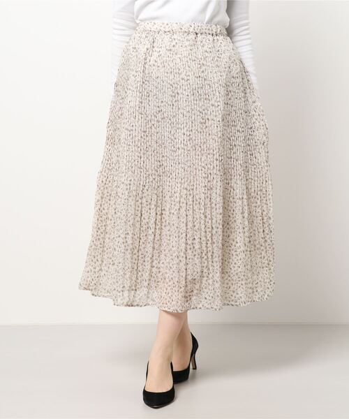 Samansa Mos2 blue(サマンサモスモスブルー)の「レオパード柄消しプリーツスカート(スカート・レディース・ブラック/ブラウン/オフホワイト・フリ-)」の8枚目の写真