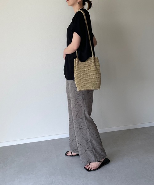 y/m by misato(イムバイミサト)の「ラインフラワーパンツ(その他パンツ・レディース・アイボリー/グレー・FREE)」の21枚目の写真