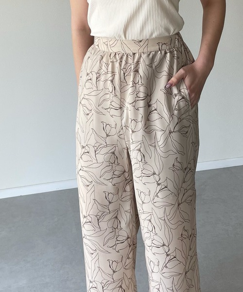 y/m by misato(イムバイミサト)の「ラインフラワーパンツ(その他パンツ・レディース・アイボリー/グレー・FREE)」の15枚目の写真