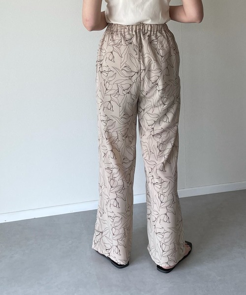 y/m by misato(イムバイミサト)の「ラインフラワーパンツ(その他パンツ・レディース・アイボリー/グレー・FREE)」の5枚目の写真