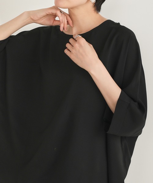 Bou Jeloud(ブージュルード)の「サラッと素材◆ドルマンブラウス(シャツ/ブラウス・レディース・ブラック/オフホワイト/ライム/ブルー/グレイッシュベージュ/チャコールグレー/パープル/ダークグリーン/キャメル/グリーン系その他・FREE)」の12枚目の写真