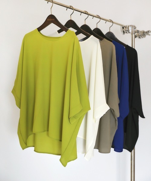 Bou Jeloud(ブージュルード)の「サラッと素材◆ドルマンブラウス(シャツ/ブラウス・レディース・ブラック/オフホワイト/ライム/ブルー/グレイッシュベージュ/チャコールグレー/パープル/ダークグリーン/キャメル/グリーン系その他・FREE)」の16枚目の写真